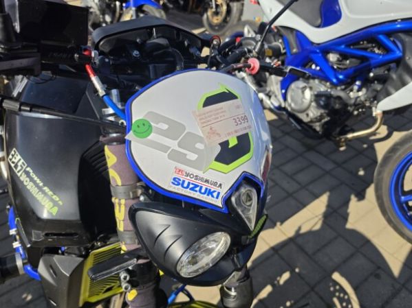 Suzuki GSR, 2010 г.
