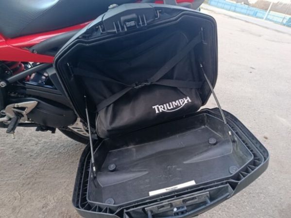 Triumph Sprint St 1050 ABS, 2006 г.