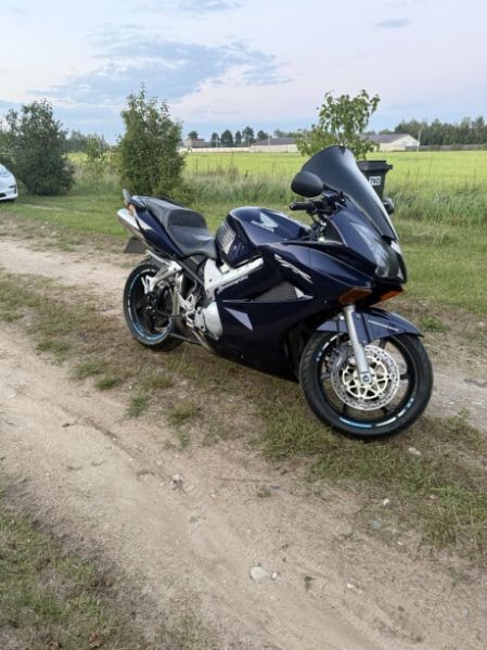 Honda VFR, 2002 г.