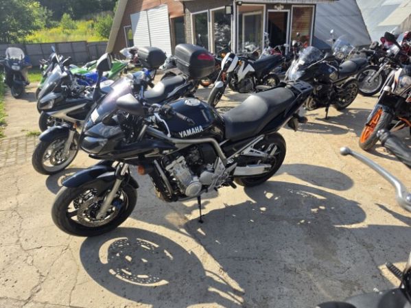 Yamaha FZS 1000, 2002 г.