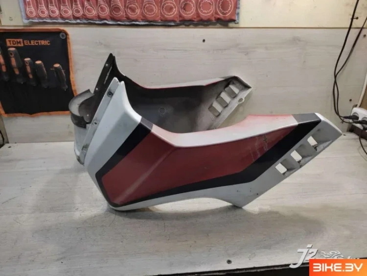Элемент пластика (морда) Honda VF500F (1984-1986)