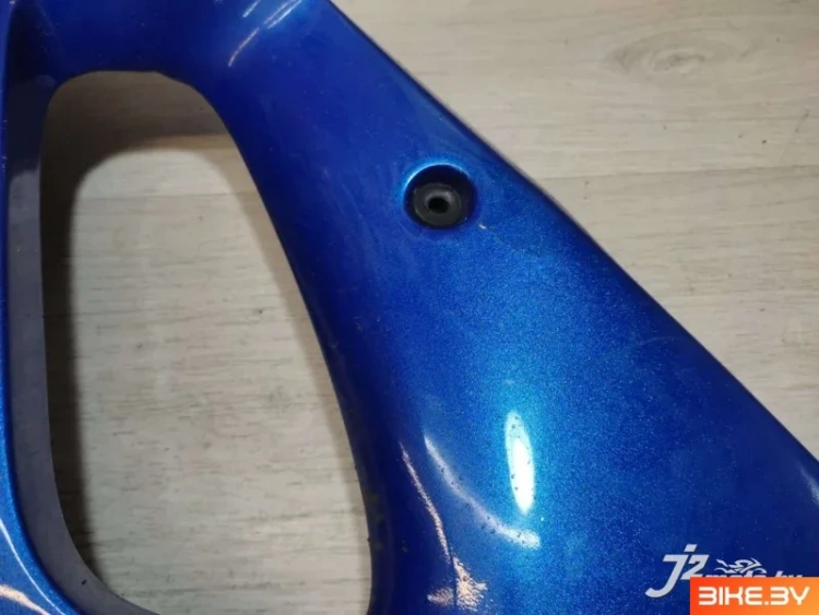 Элемент пластика боковой Yamaha R6 (1999-2002)