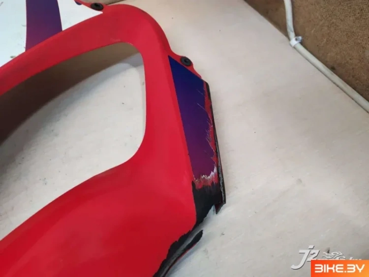 Элемент пластика боковой Honda CBR600F4
