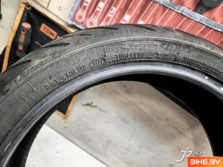 Мотошина AVON STORM 180/55-17 (дата выпуска 37/22) Honda VFR750F (1990-1993)