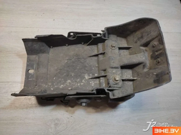 Крыло заднее с фонарем (стопам) Honda VF500C Magna (1984-1985)