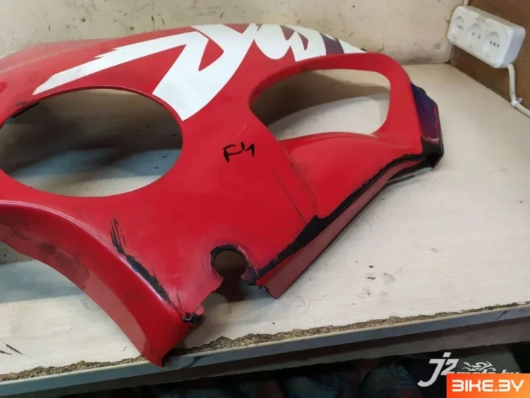 Элемент пластика боковой Honda CBR600F4