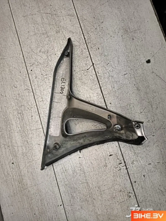 Накладка боковая Honda GL1800 (2001-2005)