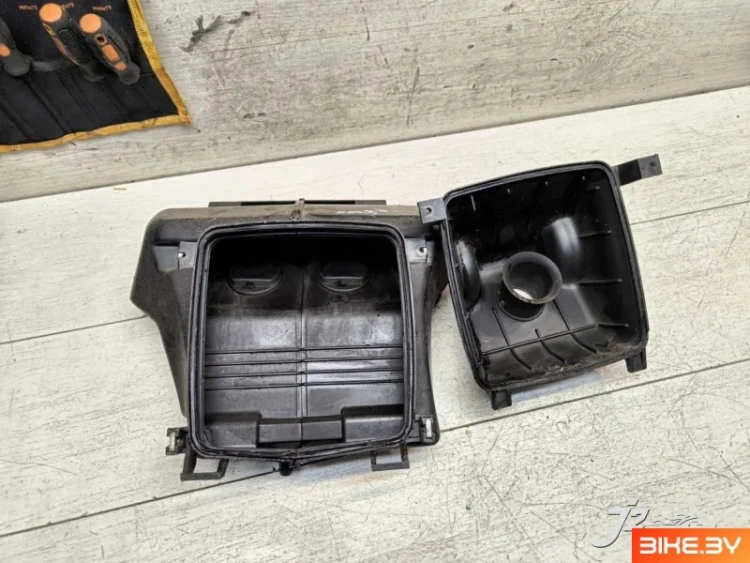 Корпус воздушного фильтра (AIRBOX) Suzuki RF600R (1993-1997)