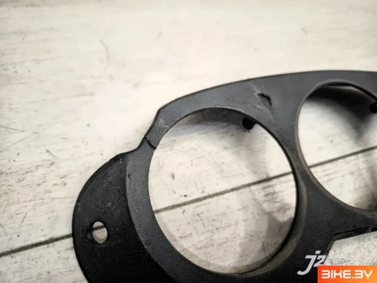 Элемент пластика вокруг приборной панели Suzuki GSX600F Katana (1988-1997)