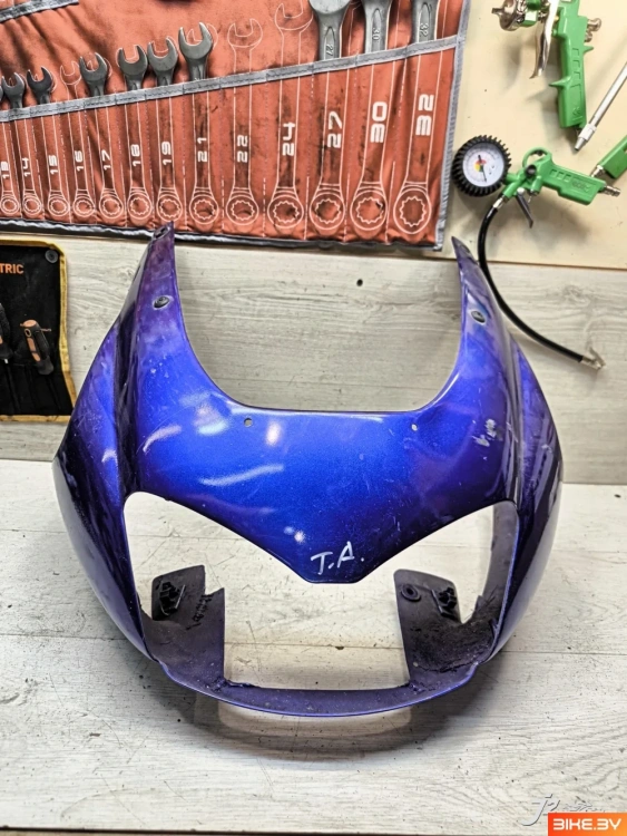 Элемент пластика передний (морда) Yamaha YZF1000R Thunderace (1996-2001)
