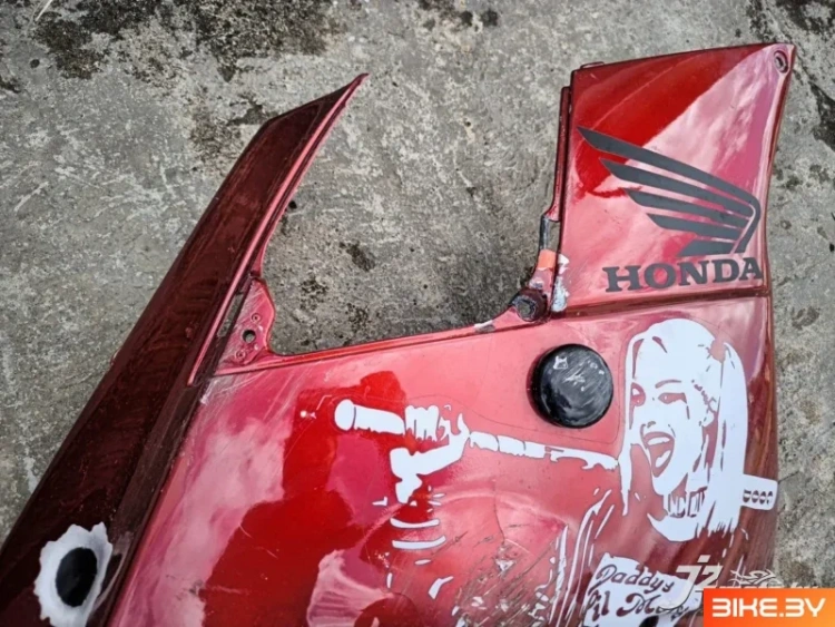 Элемент пластика боковой Honda CBR600F2