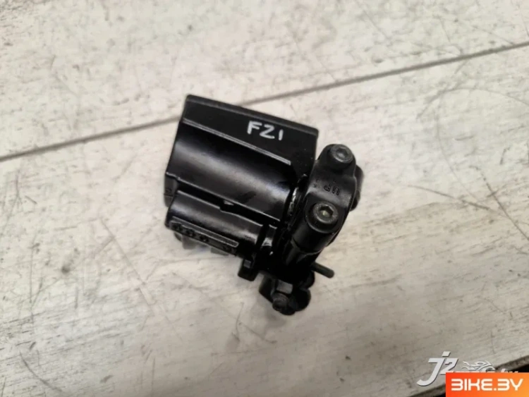 Главный тормозной цилиндр переднего тормоза (машинка) Yamaha FZ1N (2006-2015)