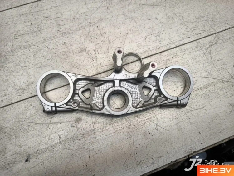 Траверса верхняя (есть повреждения) Kawasaki ZX-6R (2005-2006)
