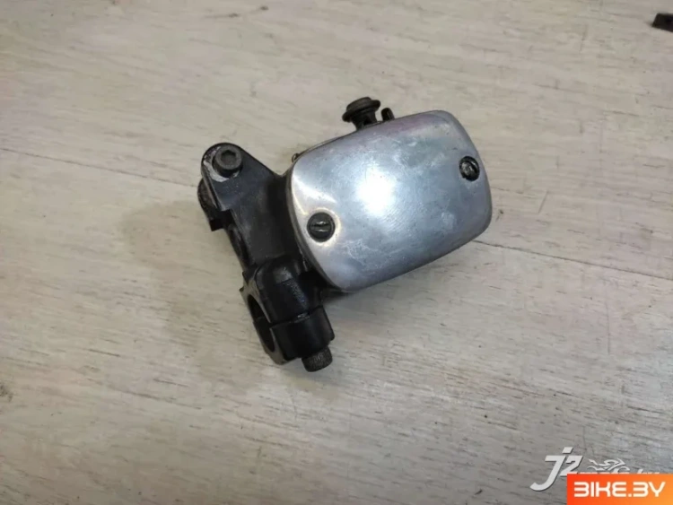 Главный тормозной цилиндр заднего тормоза (машинка) Yamaha XP500 T-MAX (2001-2003)