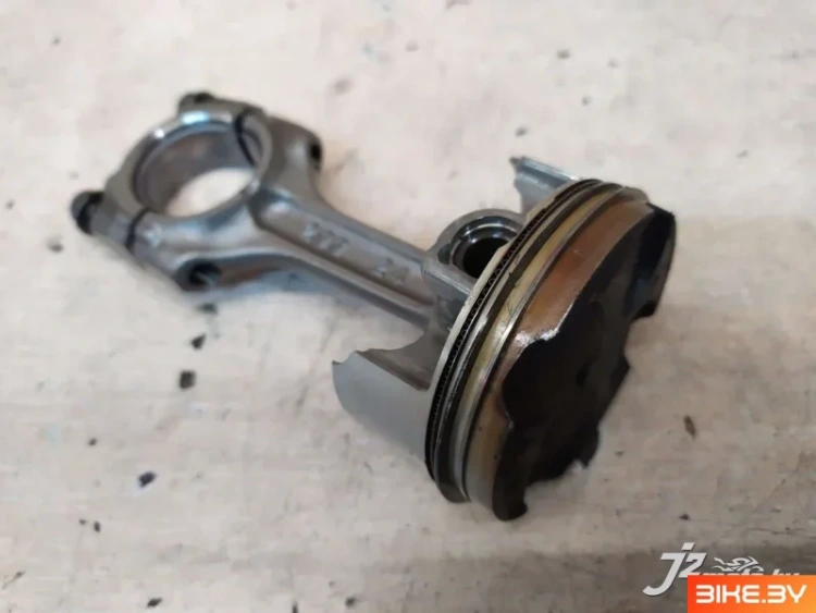 Поршень в сборе Suzuki GSX600R К5