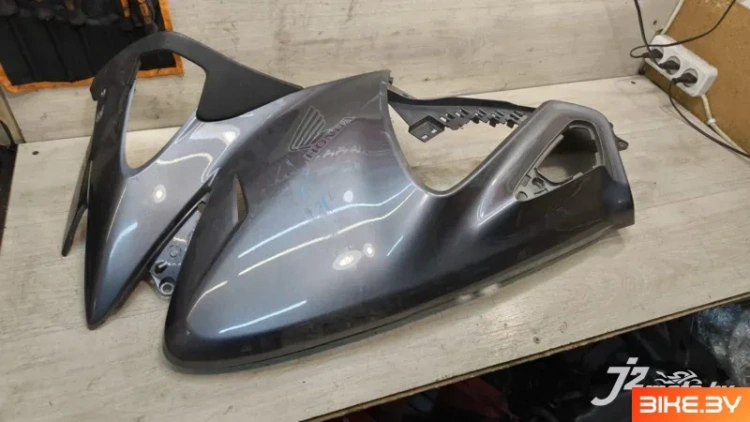 Элемент пластика боковой Honda NT700V Deauville (2006-2014)