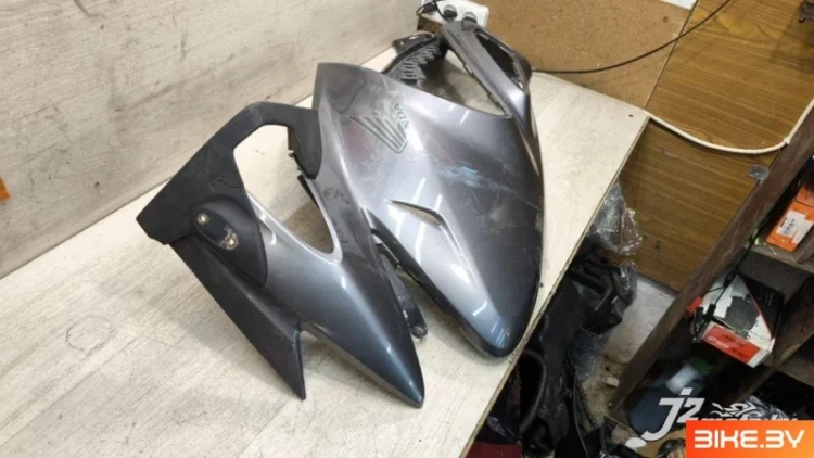 Элемент пластика боковой Honda NT700V Deauville (2006-2014)