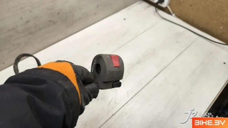 Пульт правый Kawasaki KLE650 Versys (2007-2009)