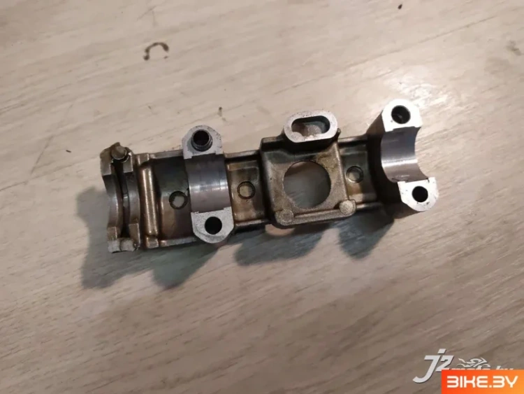 Крышка распредвала Suzuki RF600R (1993-1997)