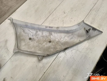 Накладка боковая Honda GL1800 (2001-2005)