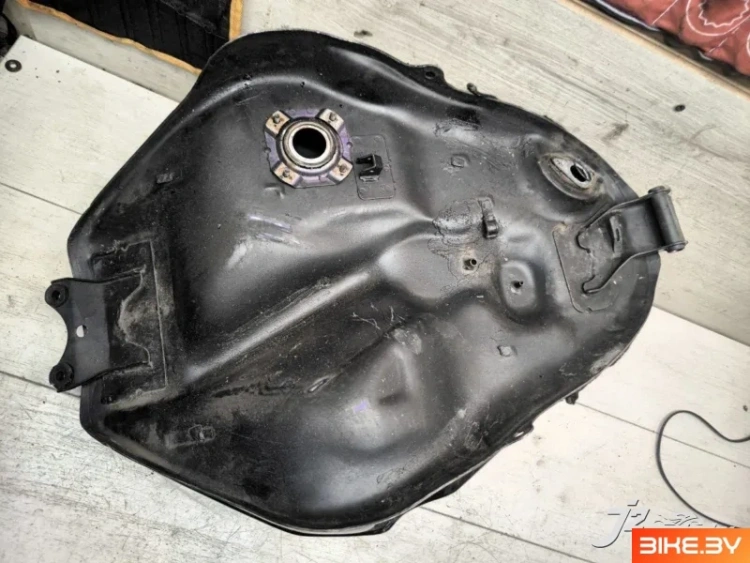 Бак топливный Honda CBR1000F (1993-1999)