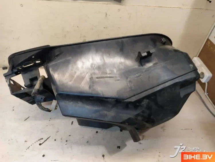 Элемент пластика нижний Yamaha XP500 T-MAX (2001-2003)