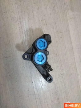 Суппорт передний Yamaha R6 (1999-2002)