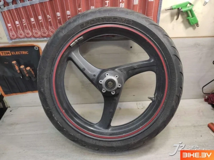 Диск колесный передний Honda VTR1000 (1997-2000)