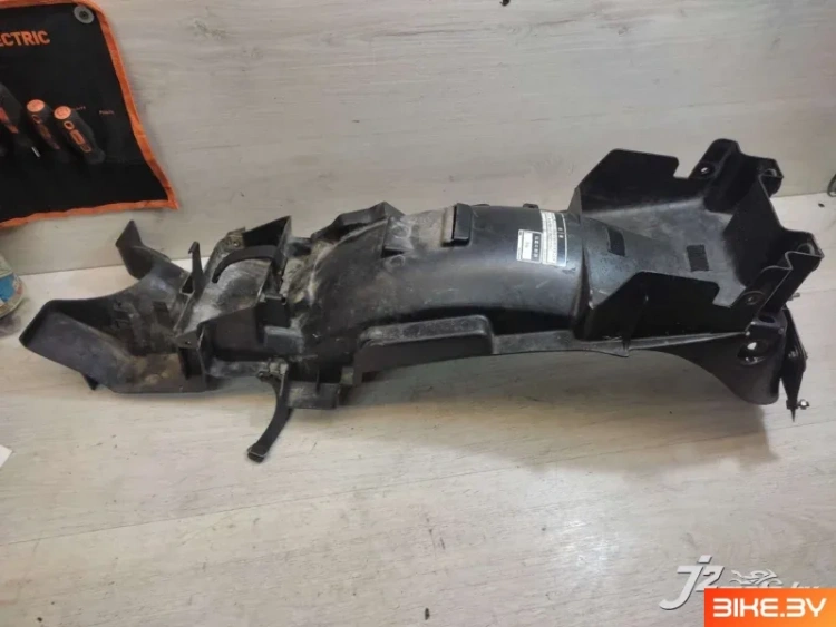 Элемент пластика нижний Yamaha XJ600S Diversion (1992-1997)