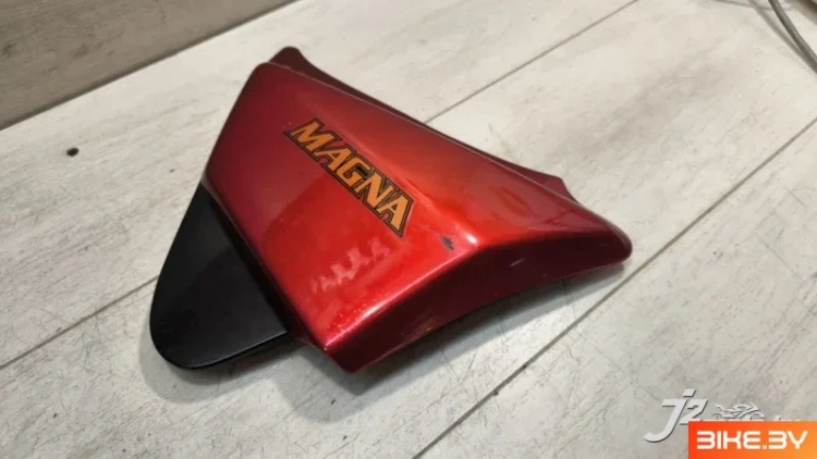 Элемент пластика боковой Honda VF750 Magna (1982-1986)