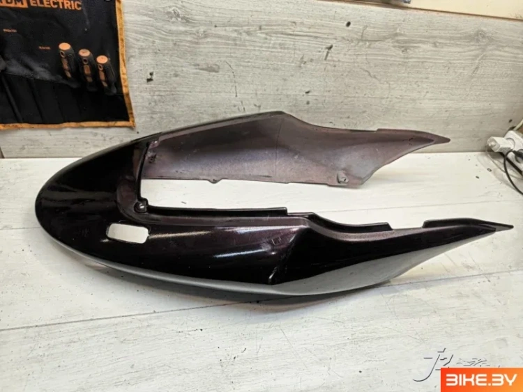 Элемент пластика задний (хвост) Honda CBR600F4i (2001-2006)