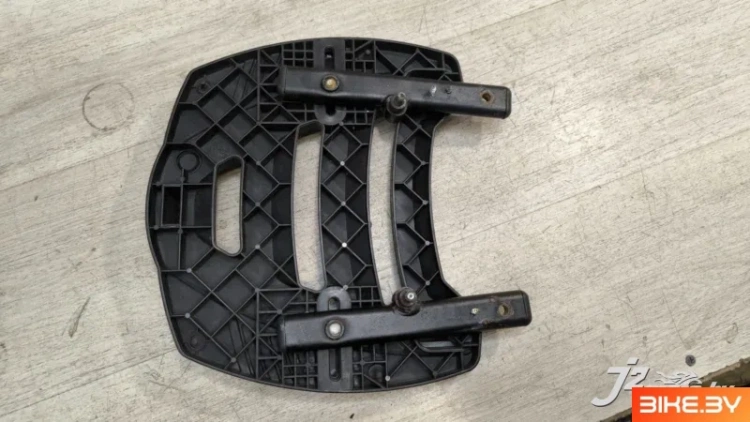 Кронштейн заднего кофра Honda ST1100 (1991-1995)