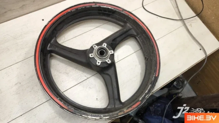 Диск колесный передний (правленый) Honda CBR1100XX (1996-1998)
