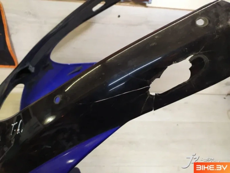 Элемент пластика передний Yamaha YZF1000R Thunderace (1996-2001)