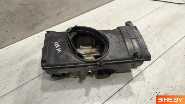 Кронштейн воздушного фильтра (AIRBOX) Honda VF750 Magna (1982-1986)