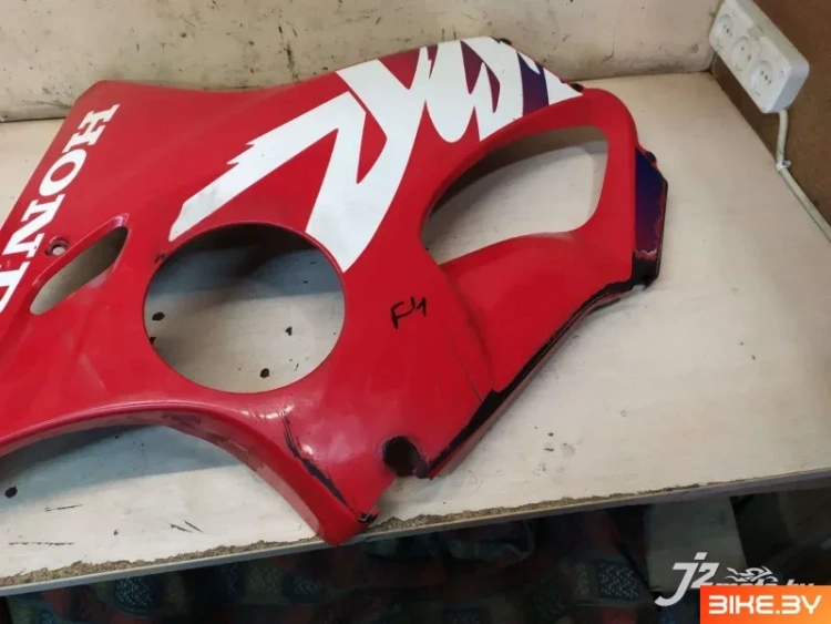 Элемент пластика боковой Honda CBR600F4