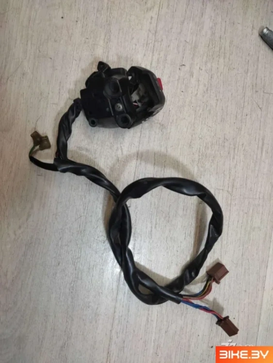 Пульт правый Yamaha R6 (1999-2002)