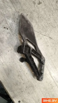 Кронштейн передней боковой подножки Honda CBR600F2 (1991-1994)