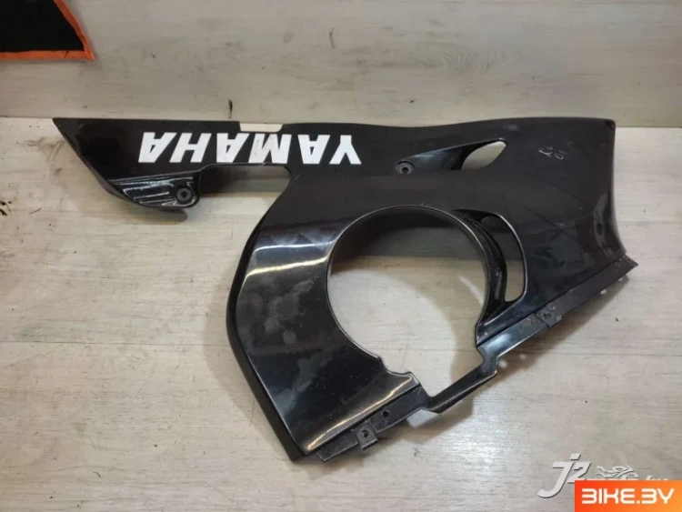 Элемент пластика боковой Yamaha R6 (1999-2002)