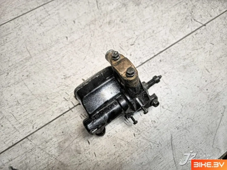 Главный тормозной цилиндр переднего тормоза (машинка) Yamaha XJ600S Diversion (1992-1997)