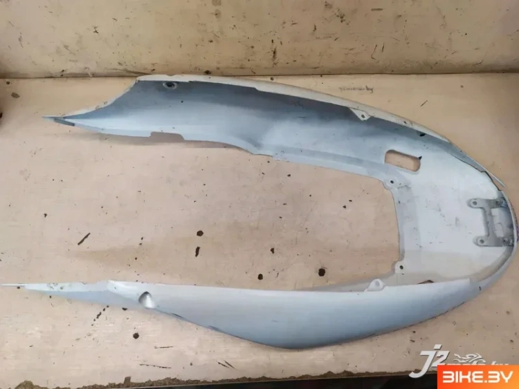 Элемент пластика задний (хвост) Honda CBR600F4