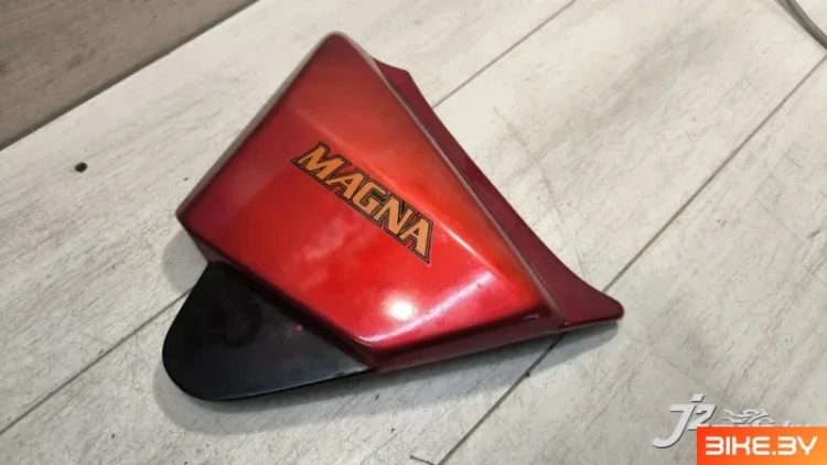 Элемент пластика боковой Honda VF750 Magna (1982-1986)