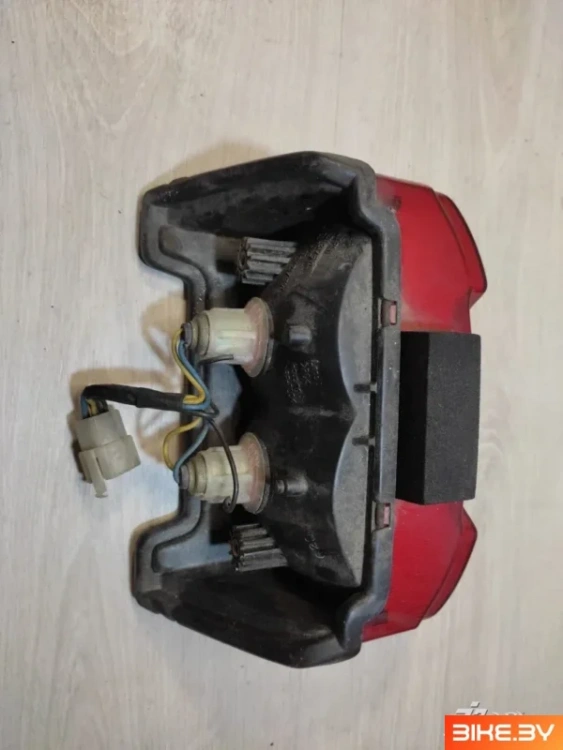 Фонарь задний (стоп) Yamaha YZF1000R Thunderace (1996-2001)