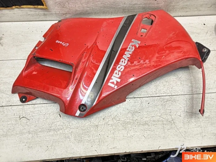 Элемент пластика боковой Kawasaki GPX600R (1988-1997)