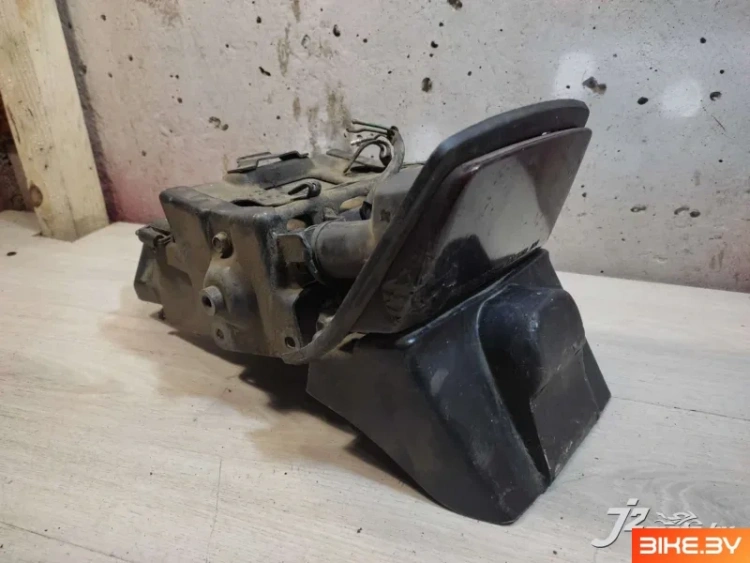 Крыло заднее с фонарем (стопам) Honda VF500C Magna (1984-1985)