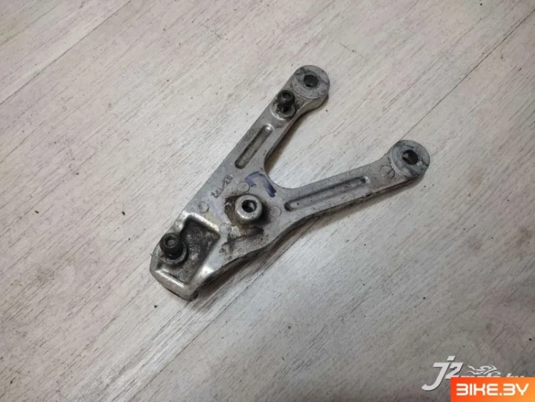Кронштейн боковой подножки Yamaha R6 (1999-2002)