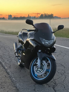 Honda CBR F4, 1999 г.