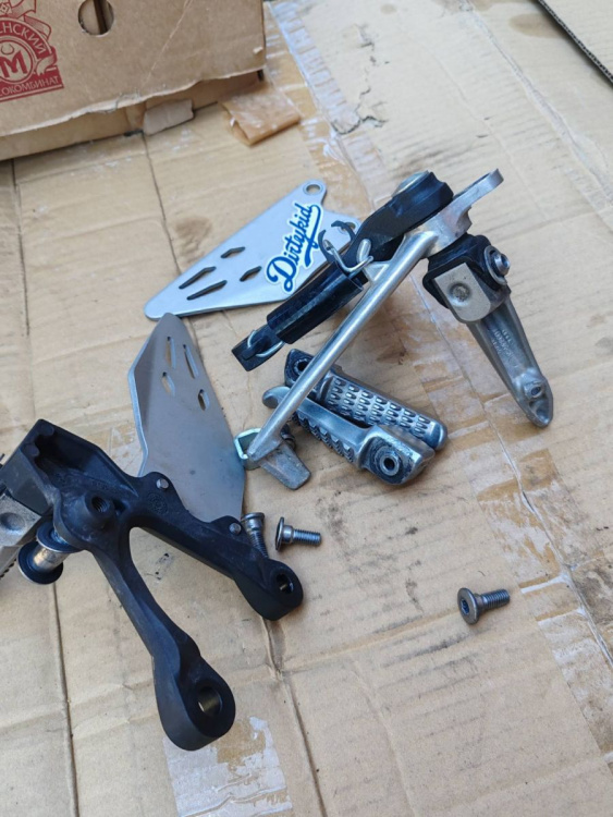 Подножки Kawasaki ZX6R 