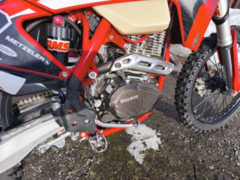Regulmoto Holeshot Red Edition, 2024 г.