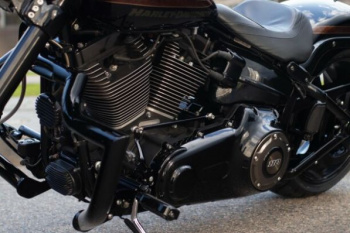 Harley-Davidson CVO Breakout, 2017 г.